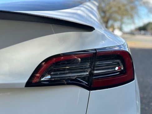 Used 2021 Tesla Model Y Performance image 10