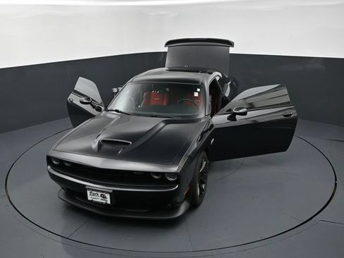Used 2015 Dodge Challenger SRT w/ Technology Group RWD image 25