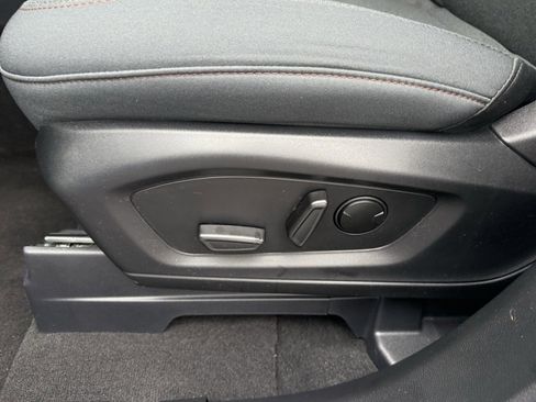 Used 2025 Ford Explorer Active image 17