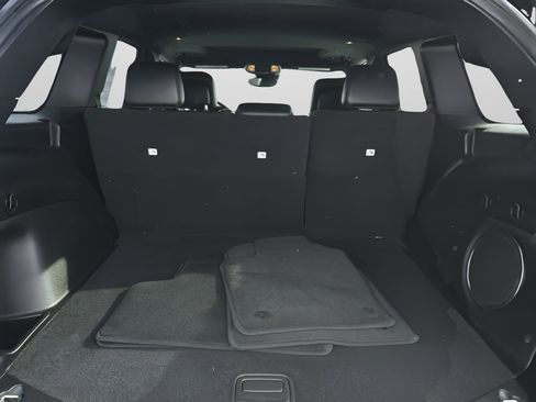 Used 2022 Jeep Grand Cherokee Laredo X image 9