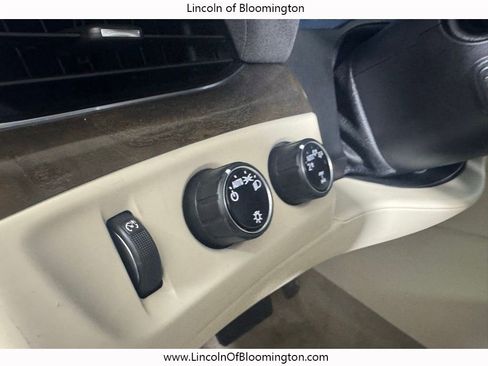 Used 2018 Cadillac Escalade ESV Luxury image 47