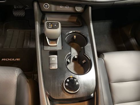Certified 2023 Nissan Rogue SV w/ SV Premium B Package AWD/4WD image 18