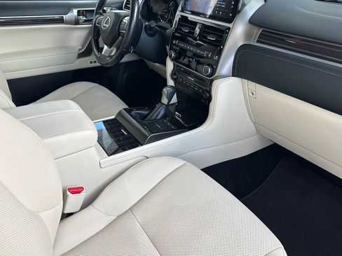 Certified 2022 Lexus GX 460 Premium w/ Premium Package AWD/4WD image 19