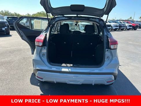 Used 2023 Nissan Kicks SV FWD image 16