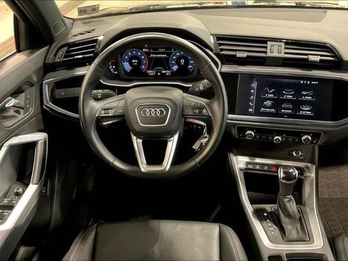 Certified 2022 Audi Q3 2.0T Premium image 5