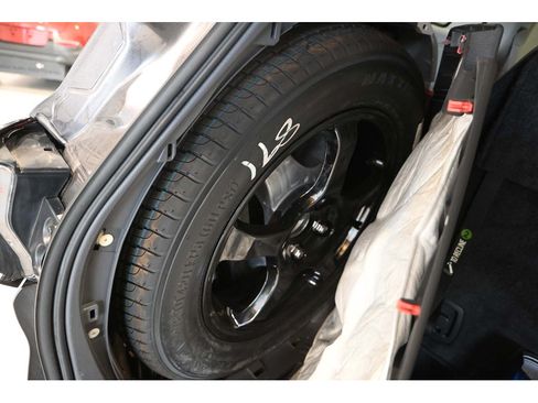 Used 2021 Toyota Sienna XLE w/ XLE Plus Package FWD image 27