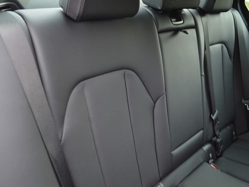 Used 2025 BMW 330i xDrive 330i xDrive w/ Convenience Package image 33