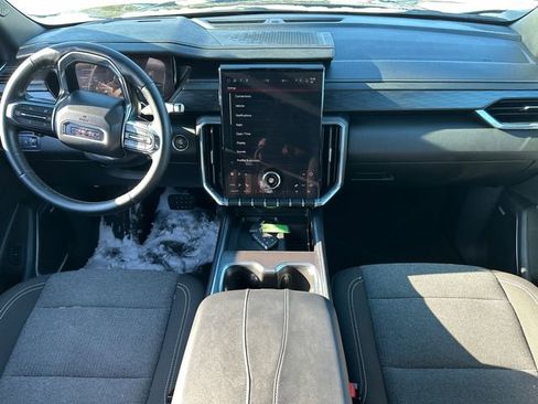 Used 2025 GMC Acadia Elevation image 20