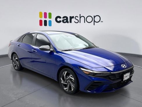 Used 2025 Hyundai Elantra Sport image 7