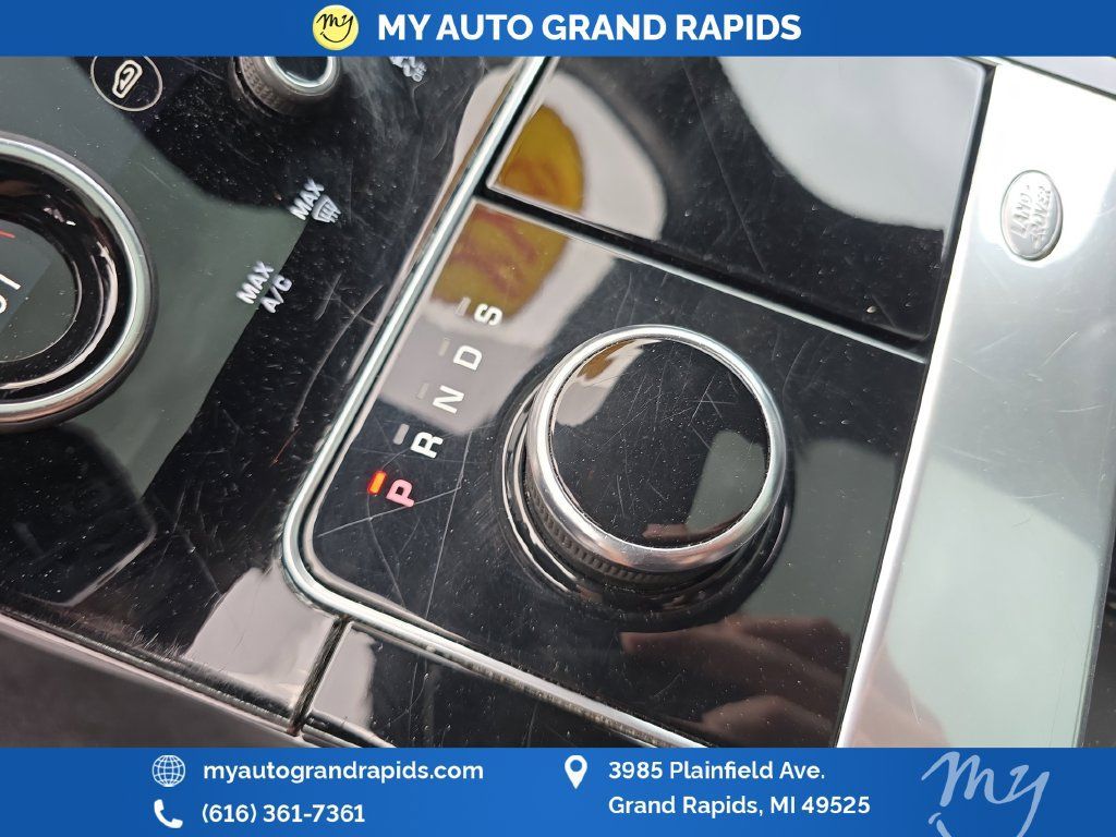 Used 2019 Land Rover Range Rover Velar R-Dynamic SE AWD/4WD image 27