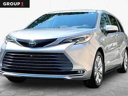 Certified 2023 Toyota Sienna Platinum