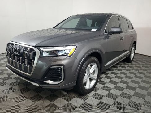 Used 2025 Audi Q7 2.0T Premium w/ Convenience Package image 3