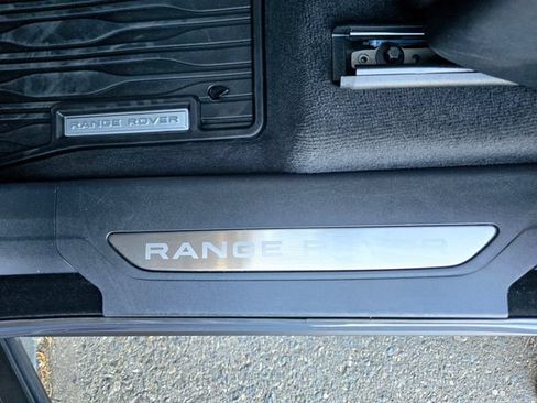 Used 2025 Land Rover Range Rover Velar Dynamic SE AWD/4WD image 22
