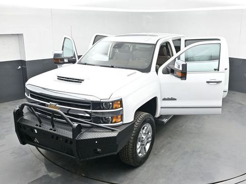 Used 2019 Chevrolet Silverado 2500 High Country w/ Duramax Plus Package image 51