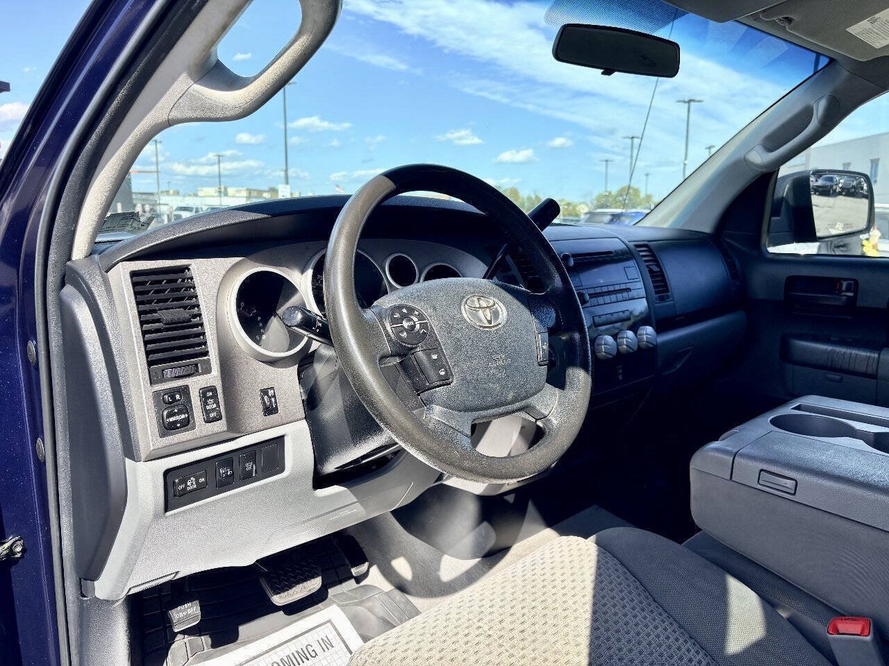 Used 2011 Toyota Tundra 4x4 Double Cab w/ Tow Pkg image 12