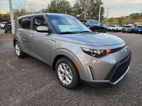 New 2025 Kia Soul LX image 1