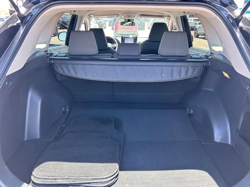 Used 2021 Toyota RAV4 XLE FWD image 10
