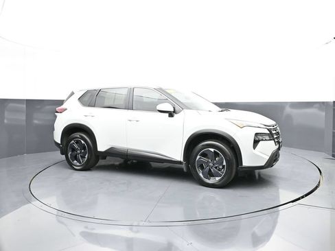 Used 2026 Nissan Rogue SV AWD/4WD image 7