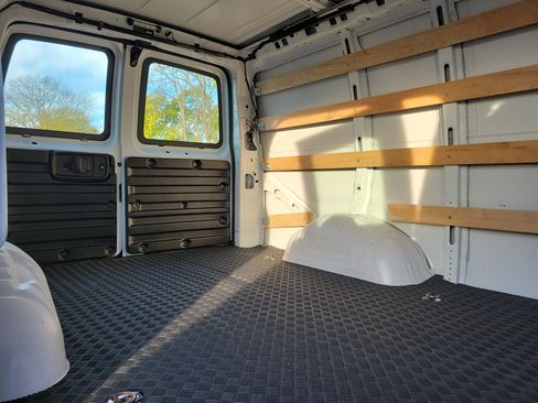 Used 2023 Chevrolet Express 2500 w/ Driver Convenience Package image 11