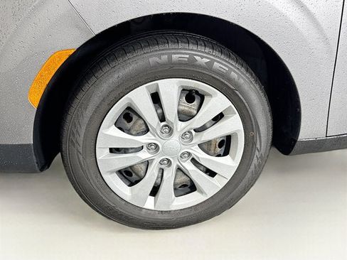 Certified 2023 Kia Soul LX FWD image 27