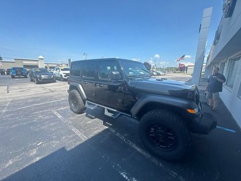Used 2023 Jeep Wrangler Unlimited Sport AWD/4WD image 8