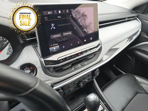 Used 2022 Jeep Compass Latitude w/ Convenience Group image 21