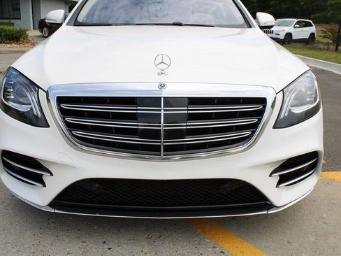 Used 2018 Mercedes-Benz S 560 4MATIC Sedan image 17