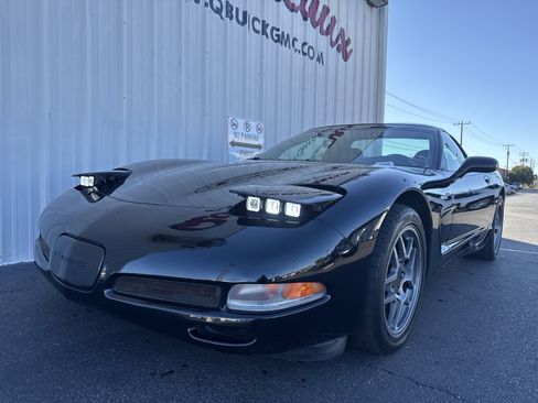 Used 2001 Chevrolet Corvette Z06 w/ Memory Pkg image 11