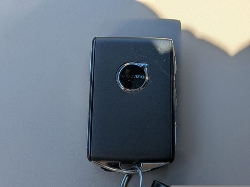 New 2026 Volvo XC90 B6 Plus w/ Protection Package Premier image 40