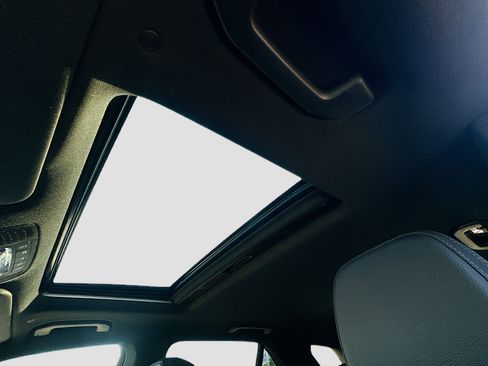 Used 2023 Mercedes-Benz GLE 350 w/ Premium Package image 18