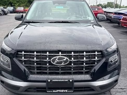 Certified 2026 Hyundai Venue SEL FWD image 5