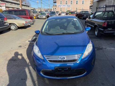 Used 2011 Ford Fiesta SE w/ 202A Rapid Spec Order Code image 3