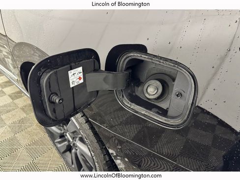 Used 2023 Lincoln Navigator L Reserve w/ Equipment Group 201A image 19