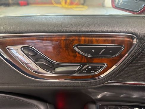 Used 2017 Lincoln Continental Reserve w/ Climate Package image 22