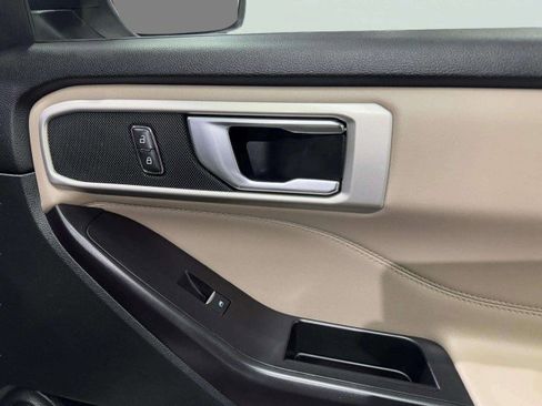 Used 2020 Ford Explorer XLT w/ Equipment Group 202A image 33