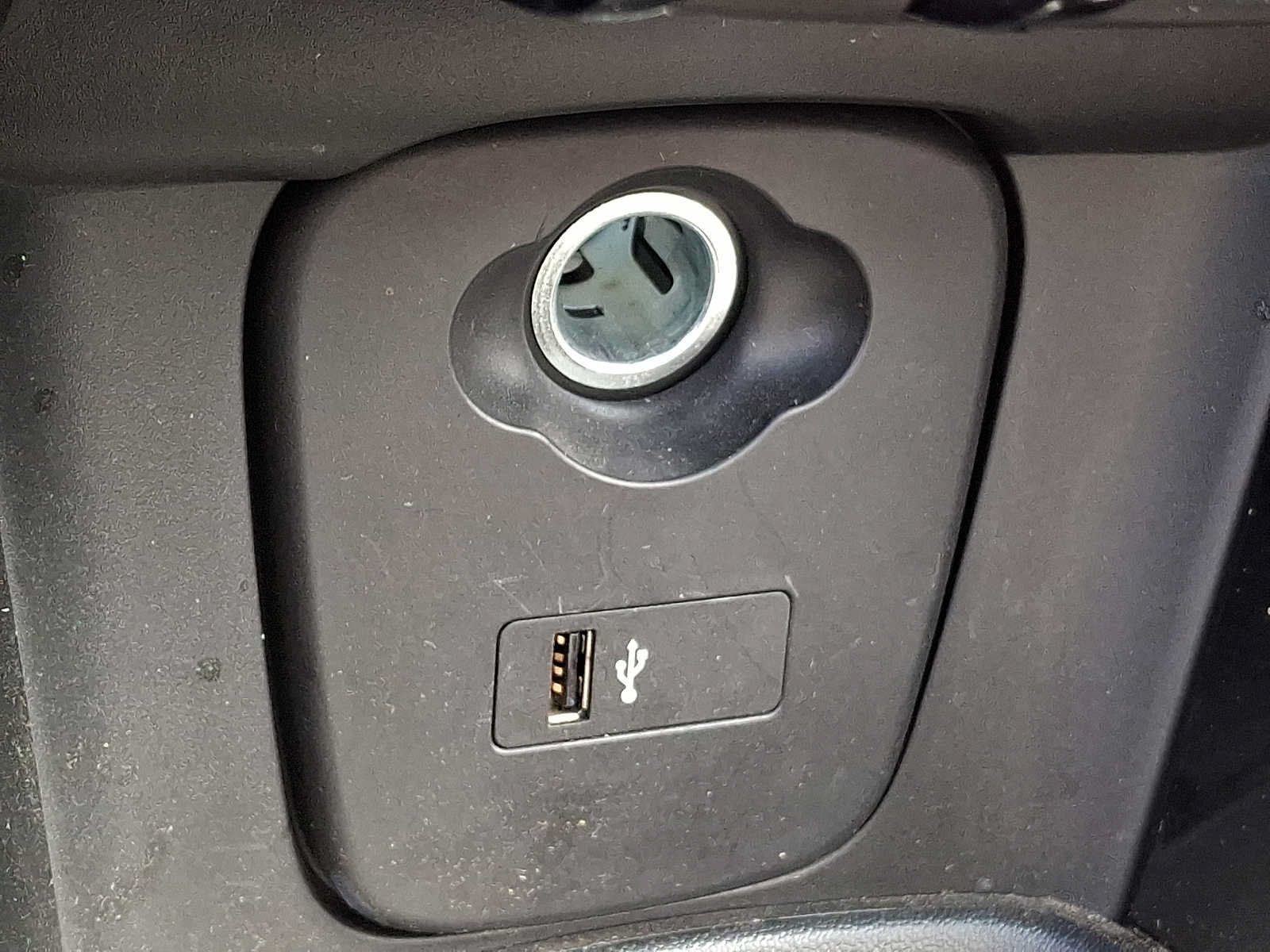 Used 2024 MINI Cooper 4-Door Hardtop FWD image 22
