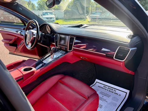 Used 2016 Porsche Panamera image 26
