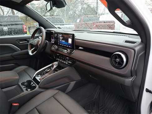 Certified 2023 Chevrolet Colorado Z71 w/ Z71 Convenience Package 2 image 26