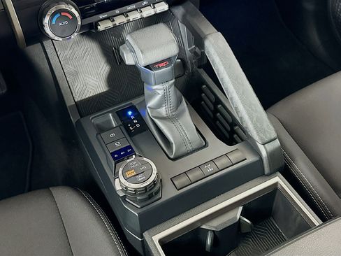 Used 2025 Toyota Tacoma TRD Off-Road image 25