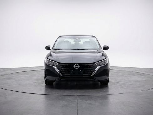 Used 2025 Nissan Sentra SV FWD image 2