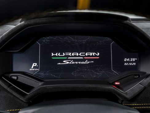 Used 2024 Lamborghini Huracan Sterrato image 14