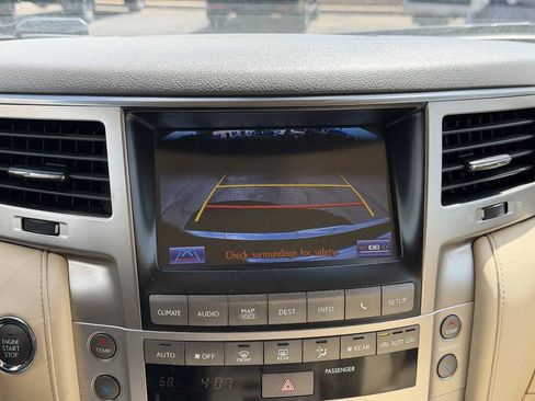 Used 2014 Lexus LX 570 4WD w/ Luxury Package image 20