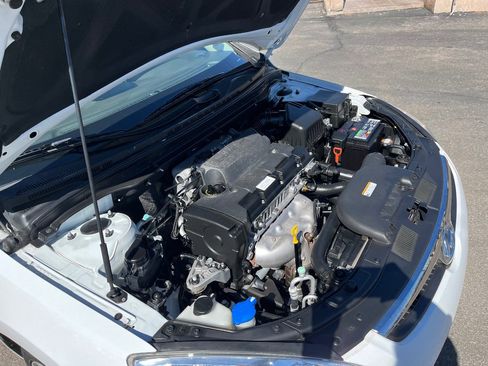 Used 2011 Hyundai Elantra SE image 38