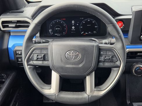 Used 2025 Toyota Tacoma TRD Off-Road AWD/4WD image 15