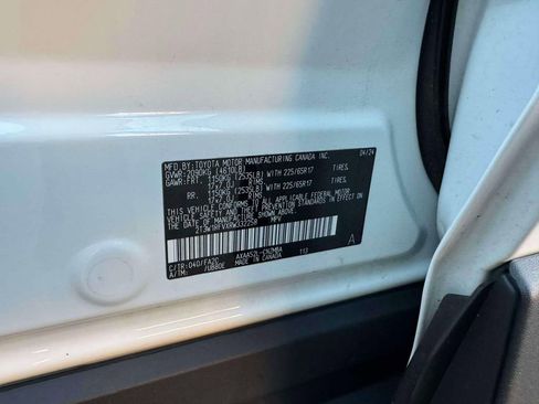 Used 2024 Toyota RAV4 XLE FWD image 13