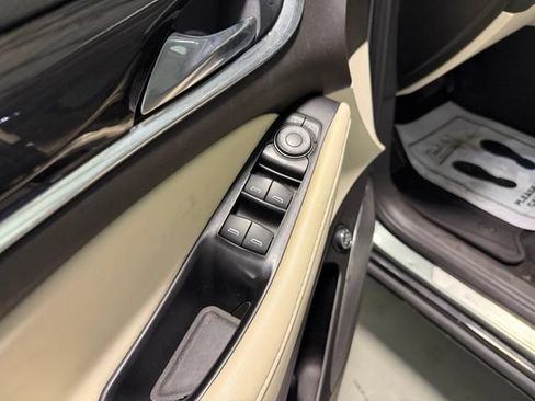 Used 2023 Buick Enclave Essence FWD image 12