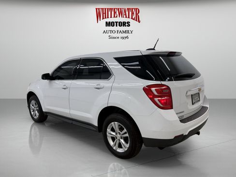 Used 2017 Chevrolet Equinox LS FWD image 2