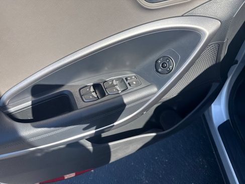 Used 2014 Hyundai Santa Fe Sport w/ Premium Equipment Package 03 FWD image 27