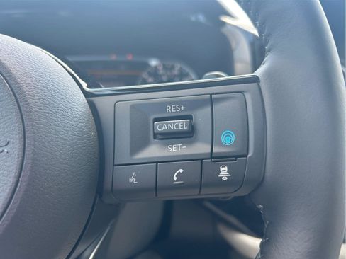 New 2025 Nissan Pathfinder SL w/ Black Appearance Package image 17