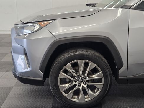 Used 2019 Toyota RAV4 XLE Premium w/ Cold Weather Package FWD image 9